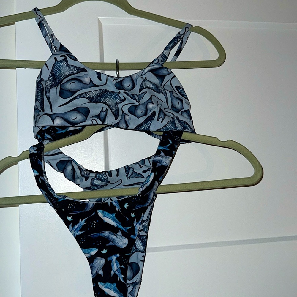 RAY/WHALE SHARK PRINT reversible bikini set